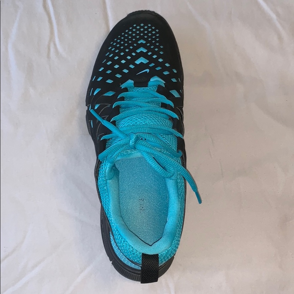 Nike tennis shoes